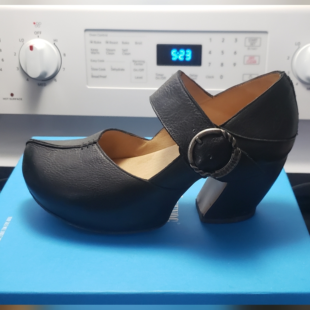 John Fluevog Prepare Leader